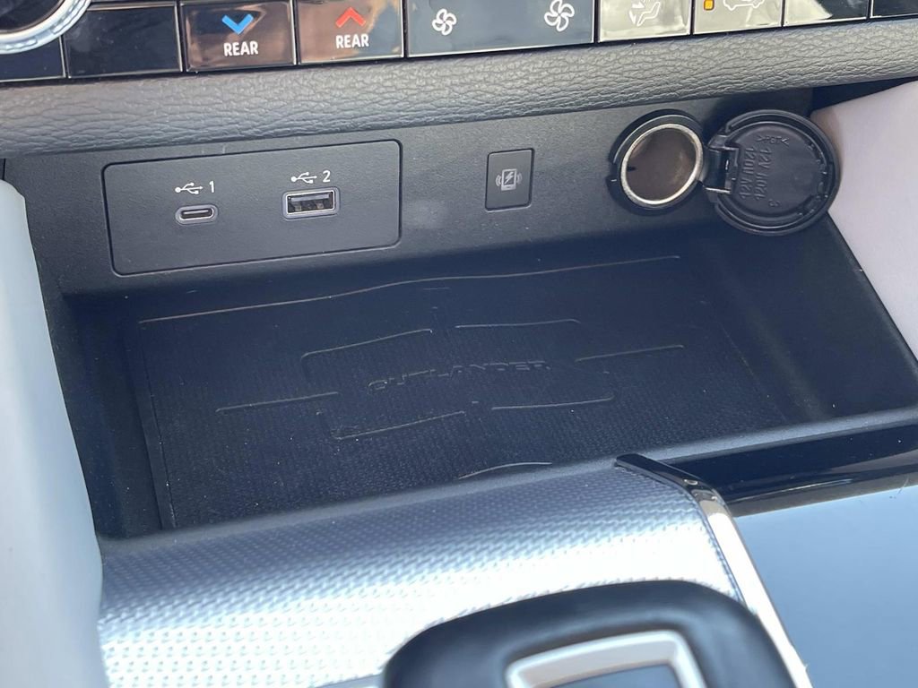 Used 2023 Mitsubishi Outlander SEL image 35