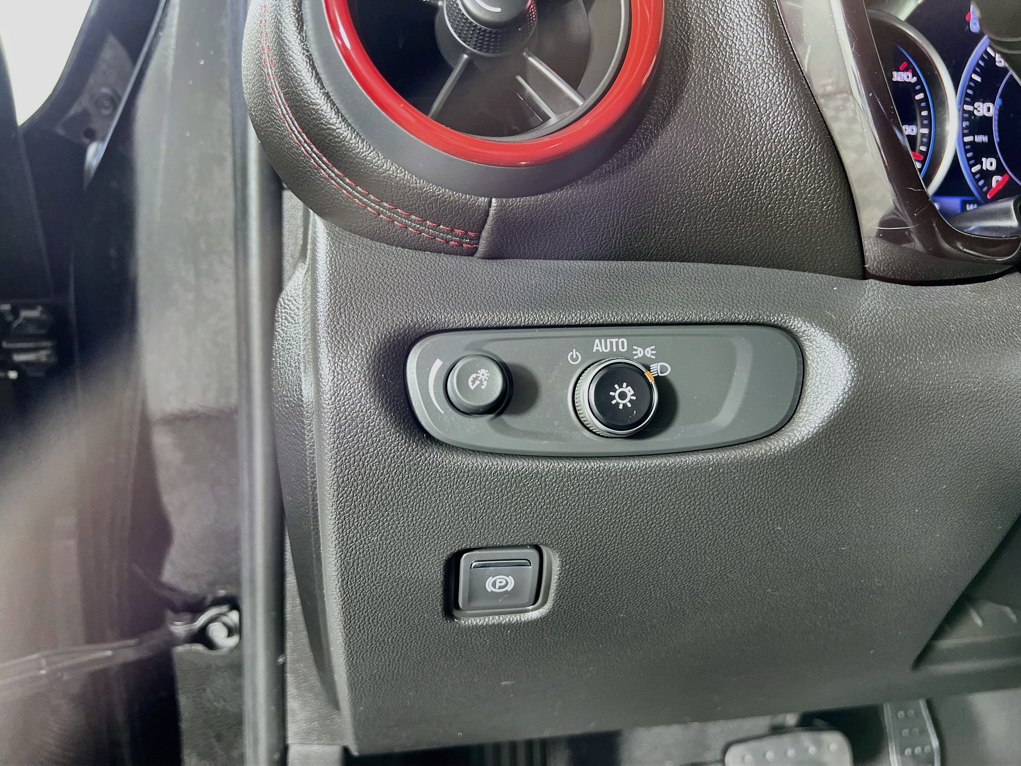 Used 2020 Chevrolet Blazer RS AWD/4WD image 10