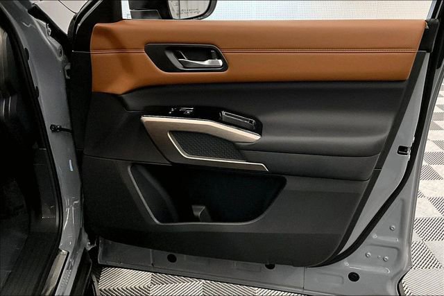 New 2025 Nissan Pathfinder Platinum w/ Lighting Package (N93) image 37