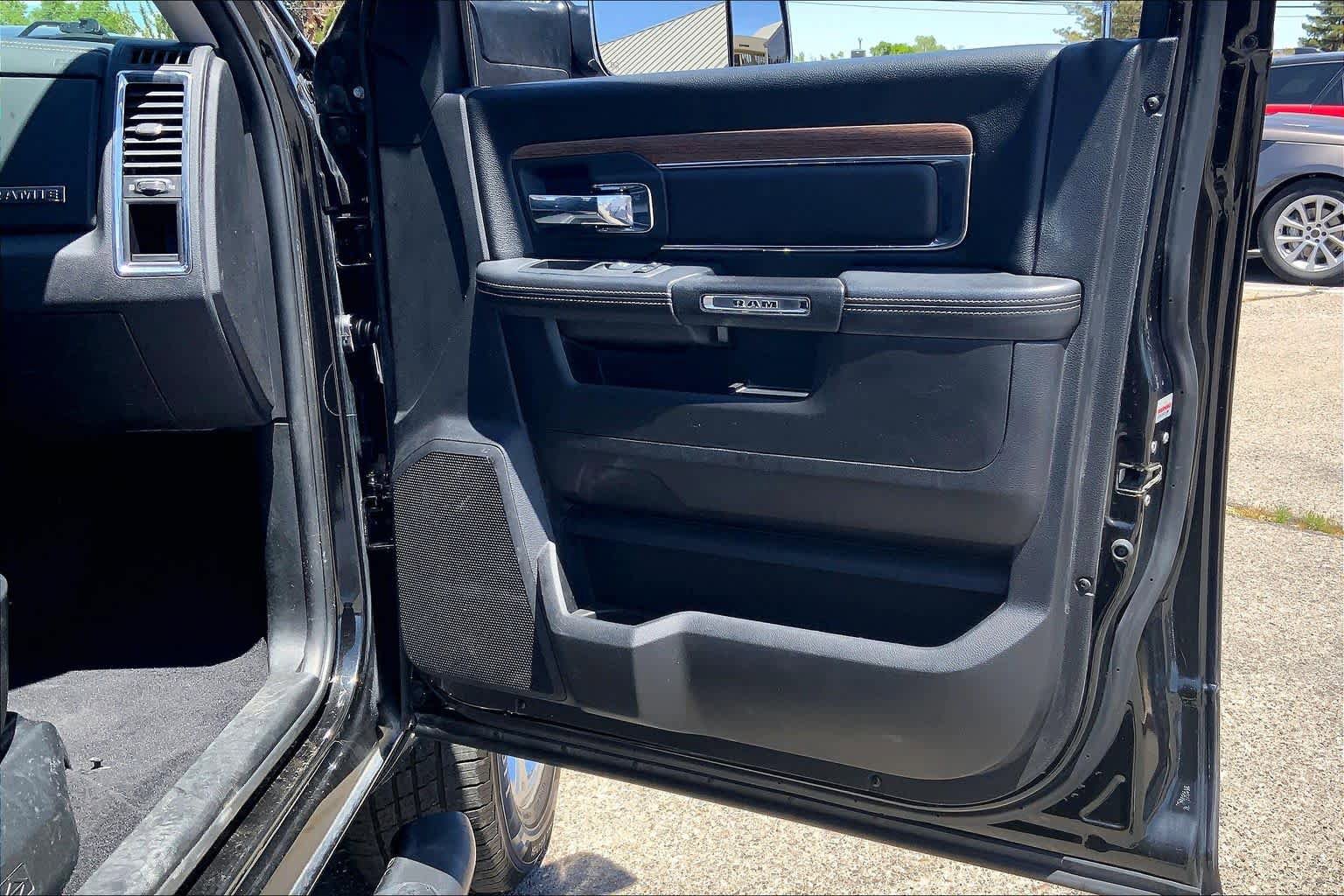 Used 2017 RAM 3500 Laramie AWD/4WD image 22