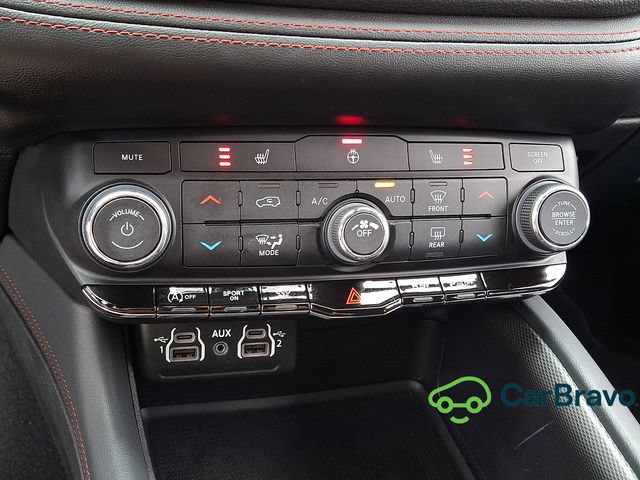 Used 2025 Dodge Durango GT AWD/4WD image 17