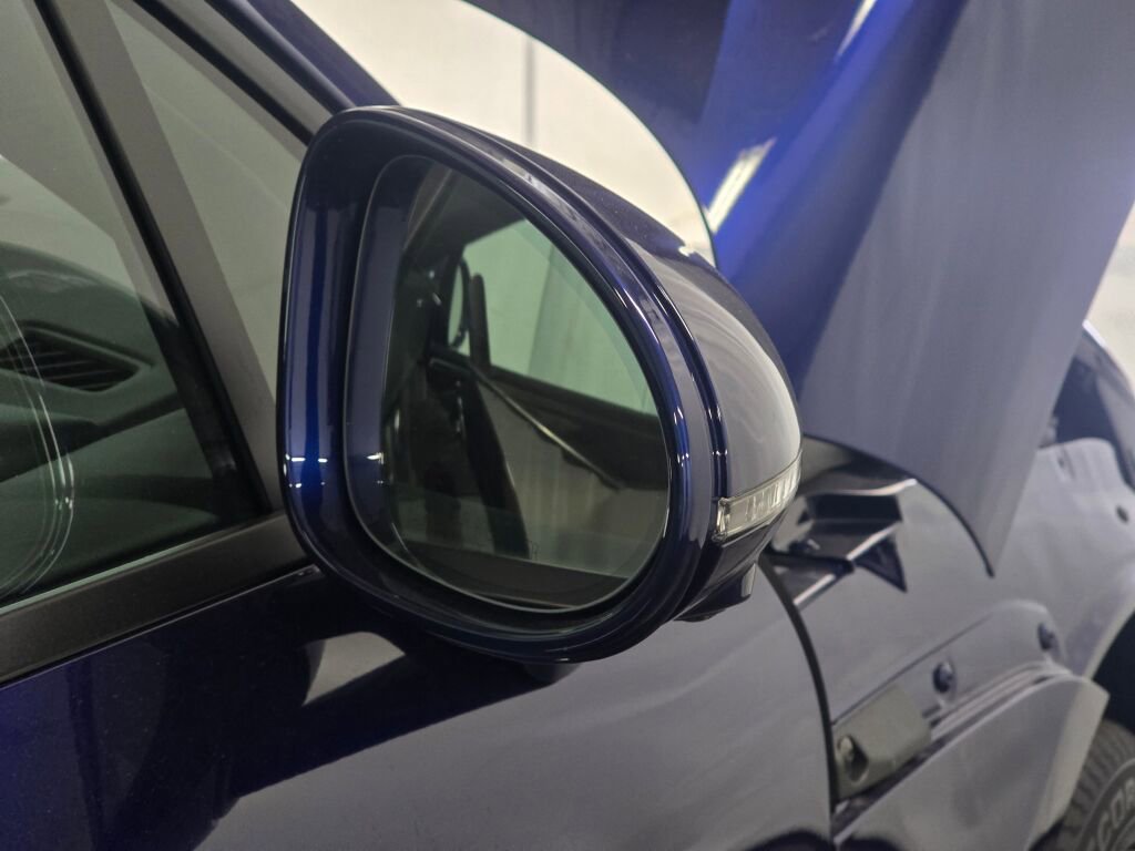 New 2026 Porsche Macan AWD/4WD image 30