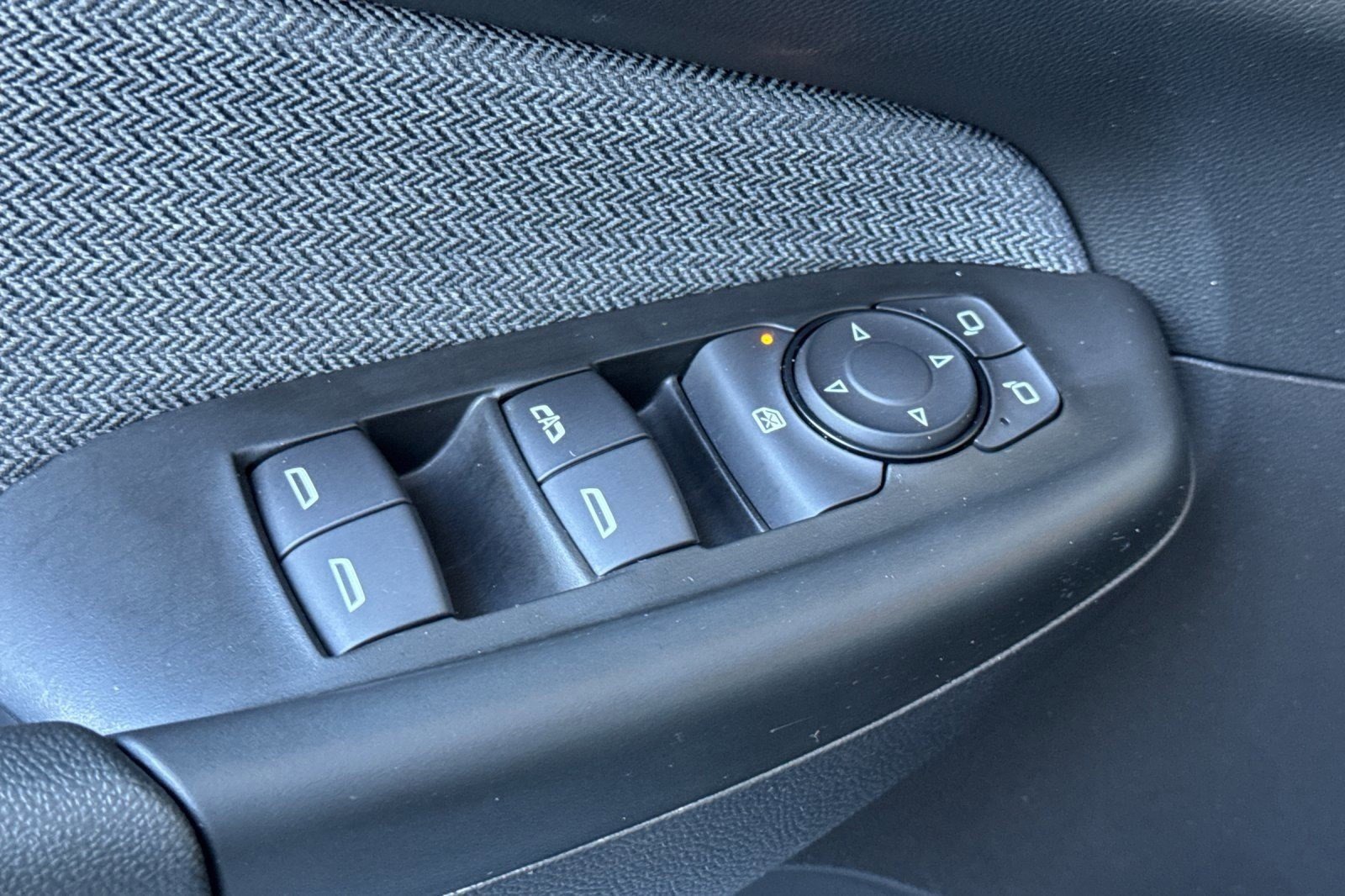 Used 2025 Chevrolet TrailBlazer LT image 14