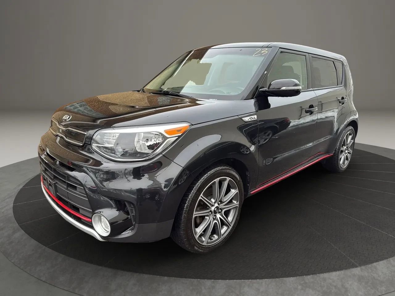 Used 2019 Kia Soul ! image 1
