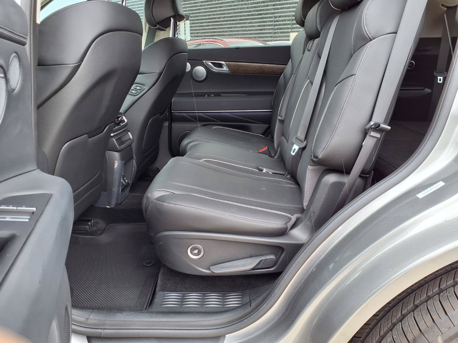 Certified 2026 Genesis GV80 2.5T Advanced AWD/4WD image 18