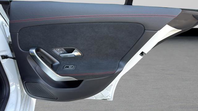 Used 2022 Mercedes-Benz CLA 250 image 25