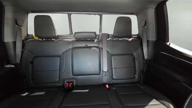 Used 2023 GMC Sierra 1500 SLT w/ SLT Premium Package AWD/4WD image 22