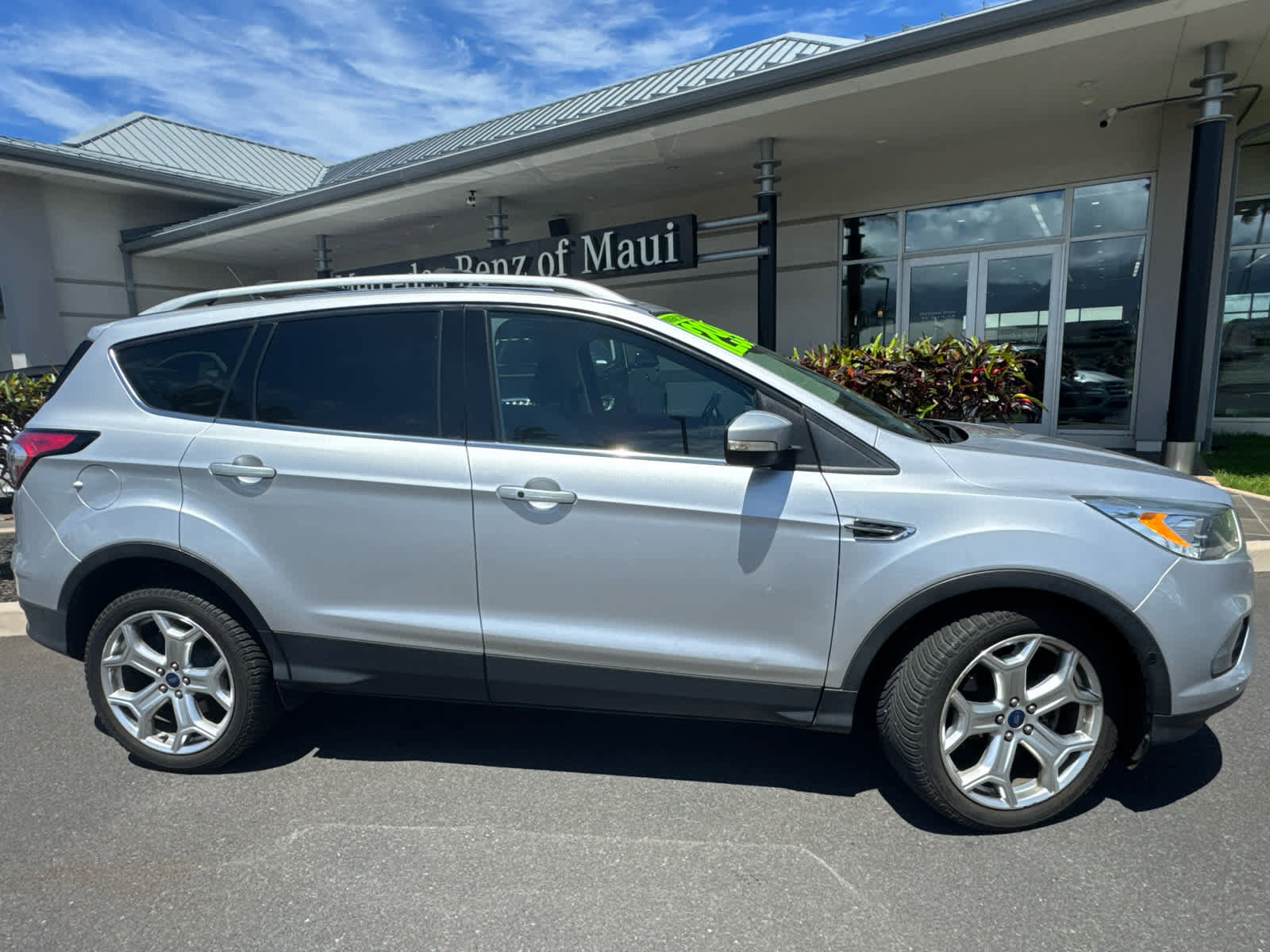 Used 2018 Ford Escape Titanium image 2