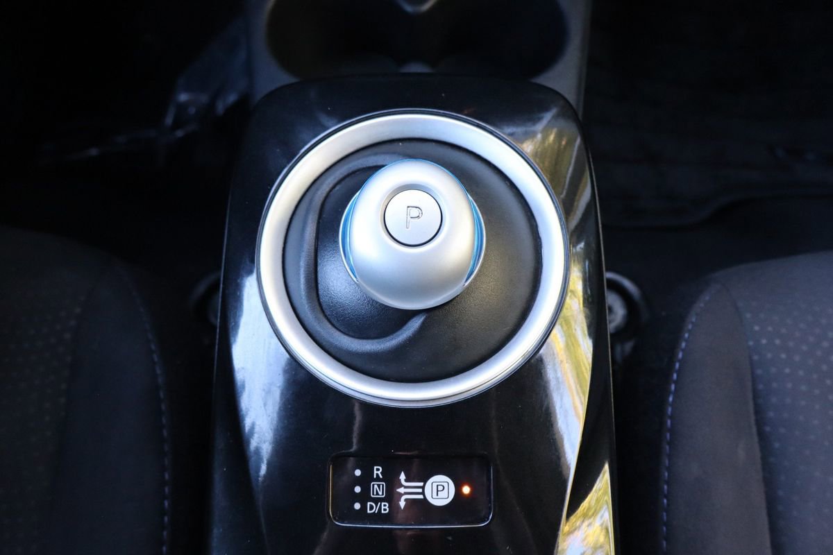 Used 2016 Nissan Leaf SV image 37