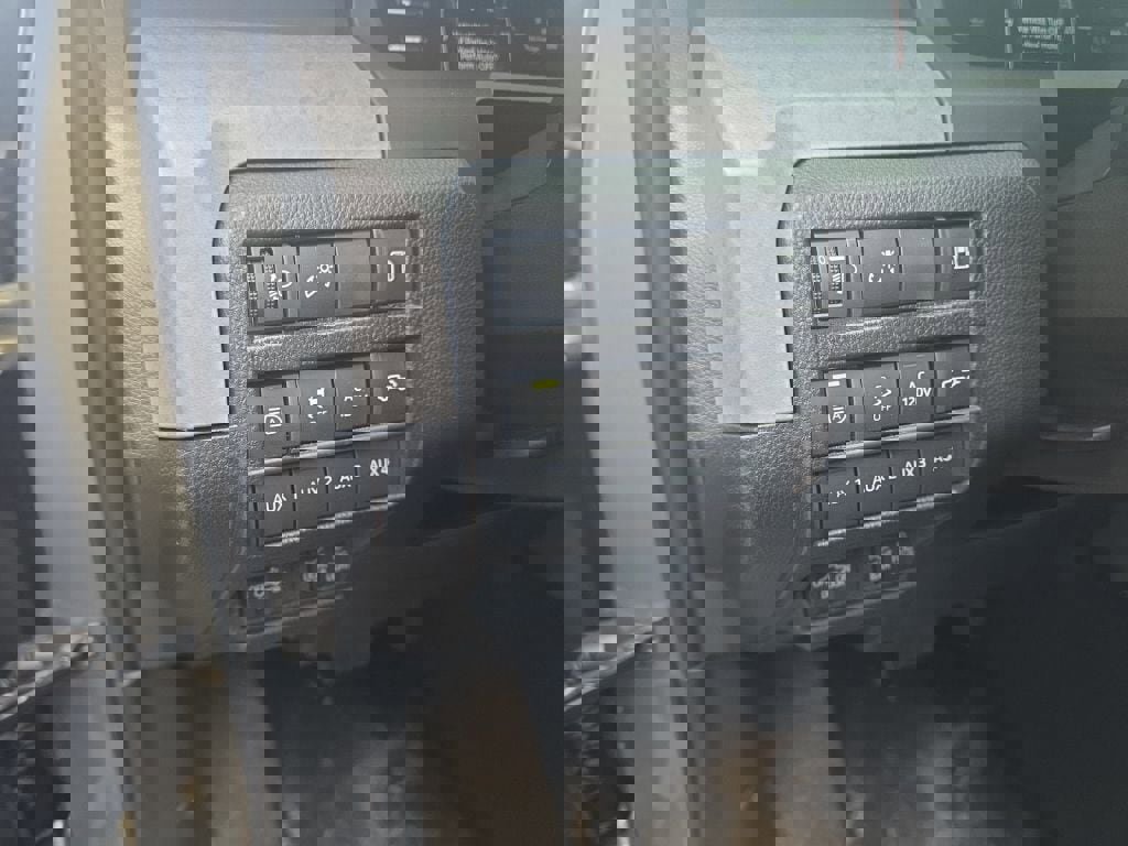 Used 2025 Toyota Tacoma Trailhunter image 16