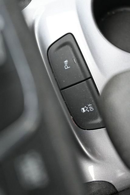 Used 2025 Chevrolet Malibu LS image 34