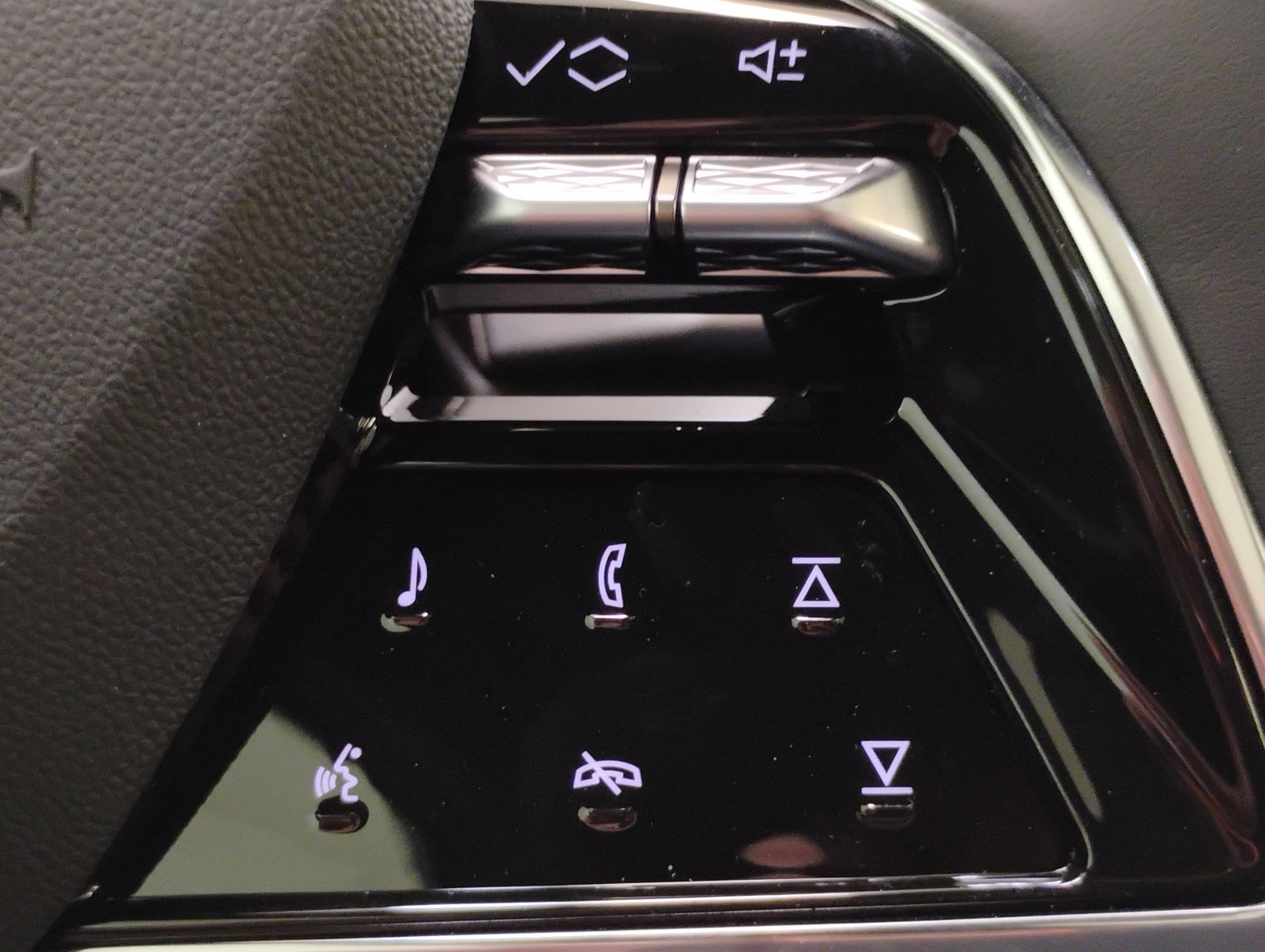 New 2026 Cadillac Vistiq Sport w/ LPO, Floor Liner Package image 17