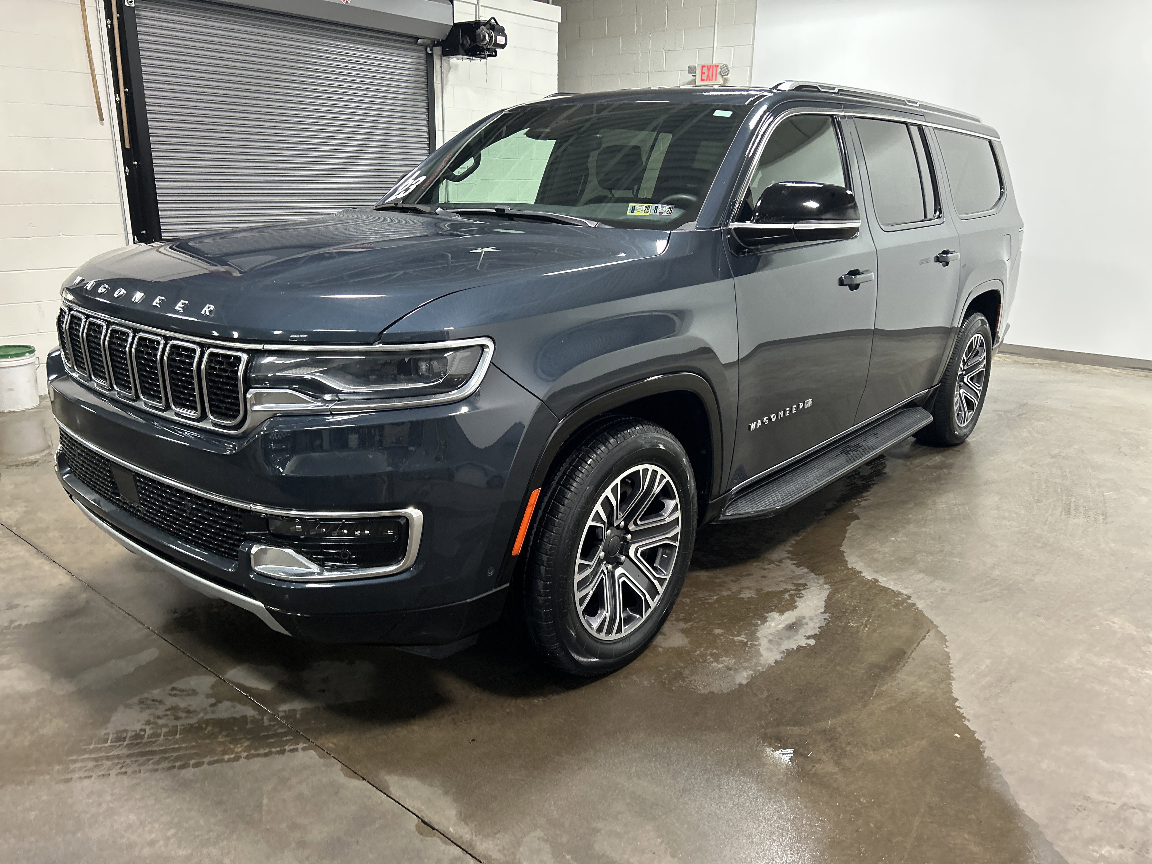 Used 2023 Jeep Wagoneer L Series II image 6