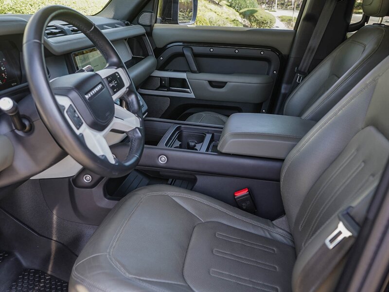 Used 2020 Land Rover Defender 110 SE AWD/4WD image 28