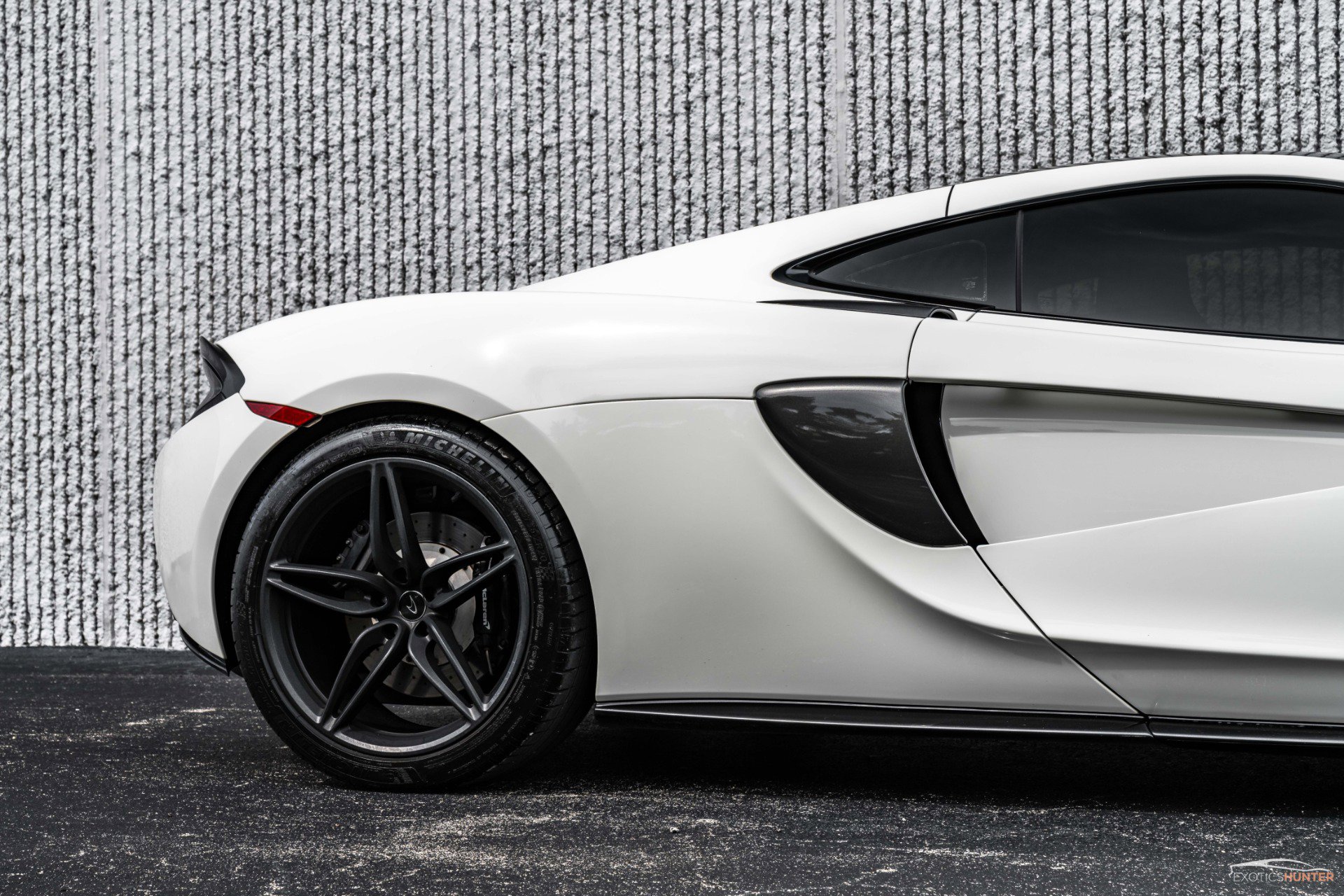 Used 2017 McLaren 570S image 11
