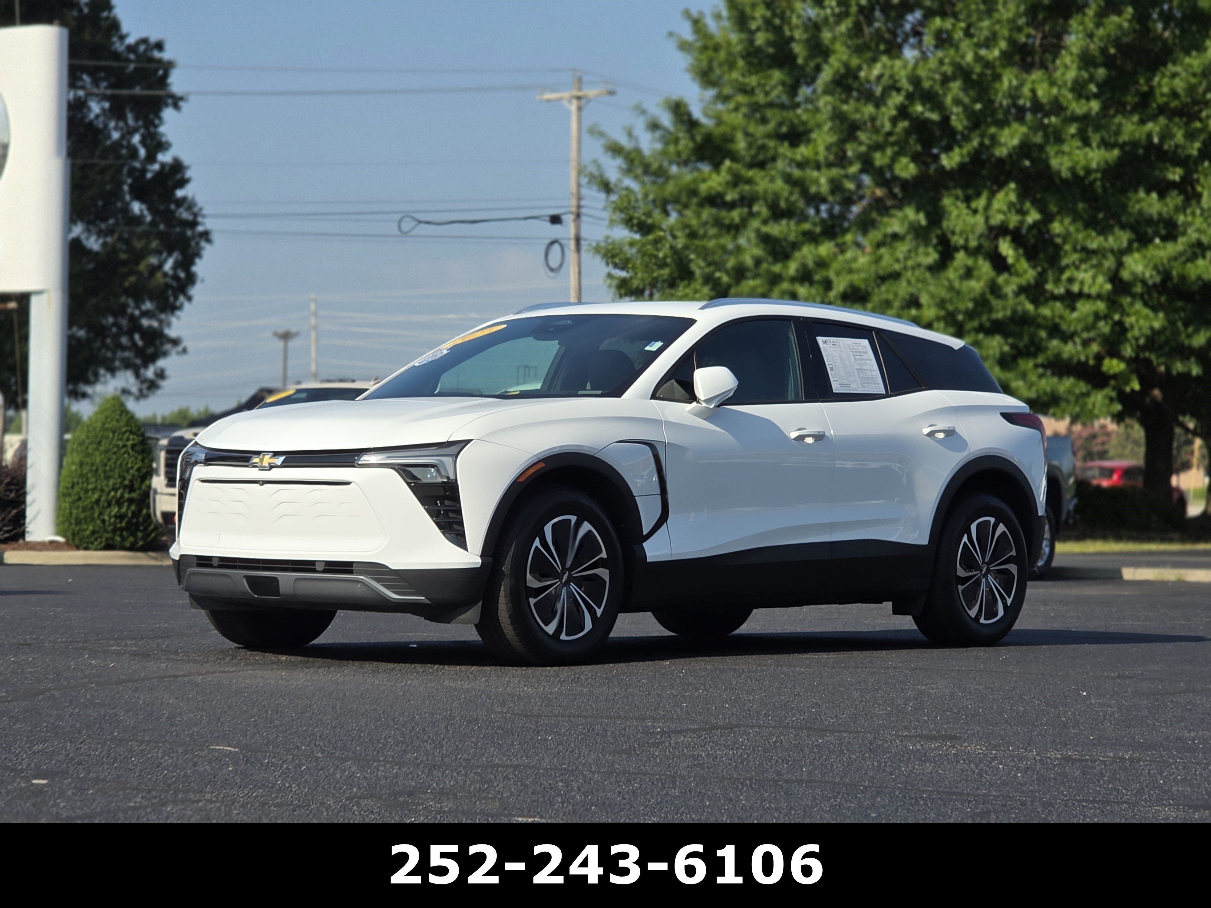 Used 2025 Chevrolet Blazer EV LT AWD/4WD image 3