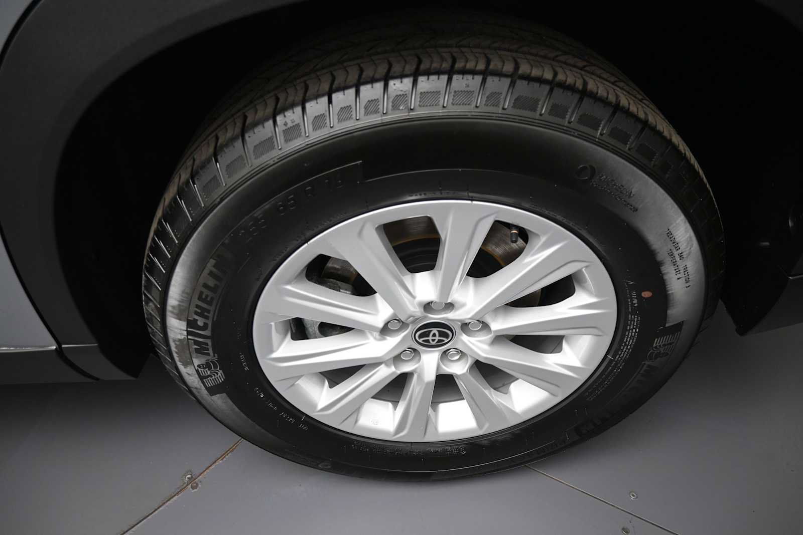 Certified 2025 Toyota Grand Highlander AWD image 15