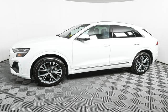New 2025 Audi Q8 Premium image 30
