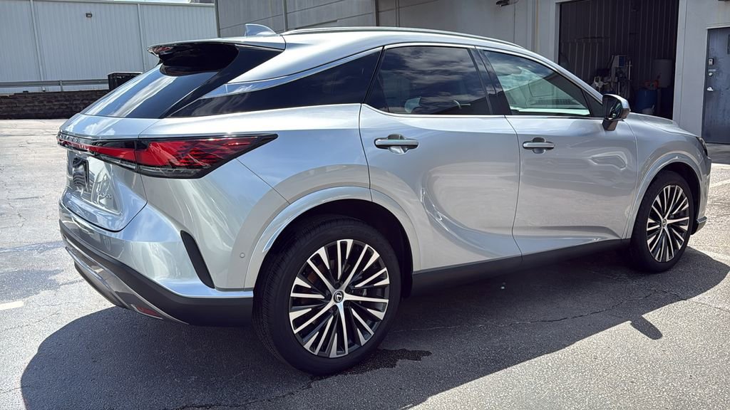 Used 2023 Lexus RX 350 Premium Plus w/ Cold Area Package FWD image 4