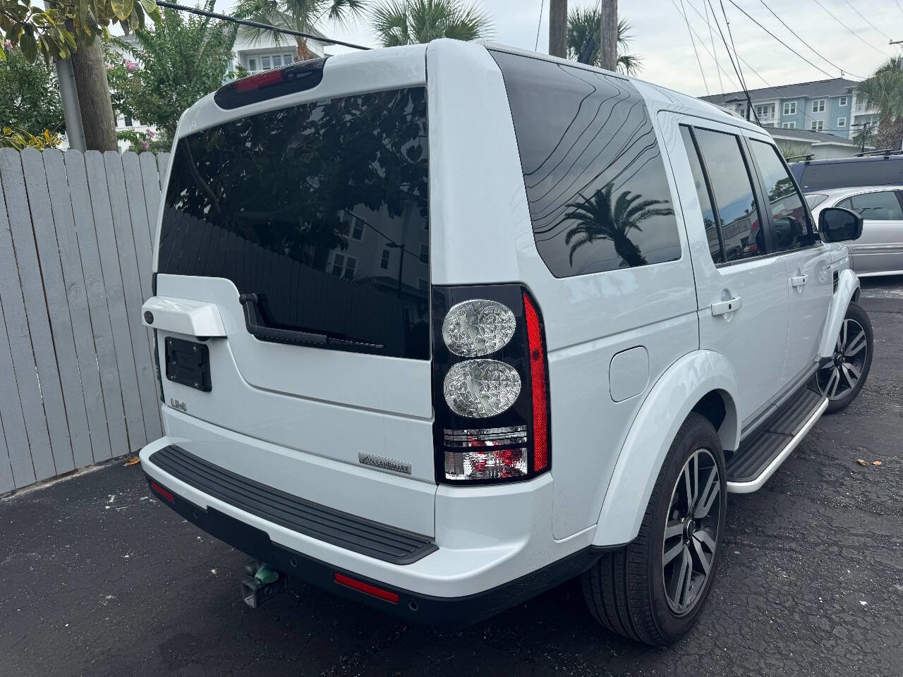 Used 2016 Land Rover LR4 HSE LUX image 3