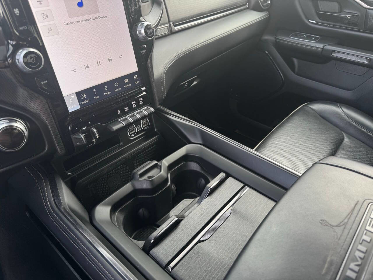 Used 2022 RAM 1500 Limited w/ Body-Colour Bumper Group image 27