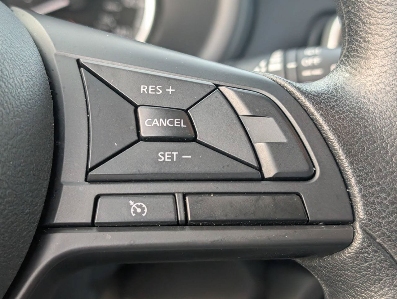 Certified 2025 Nissan Kicks Play S FWD image 21
