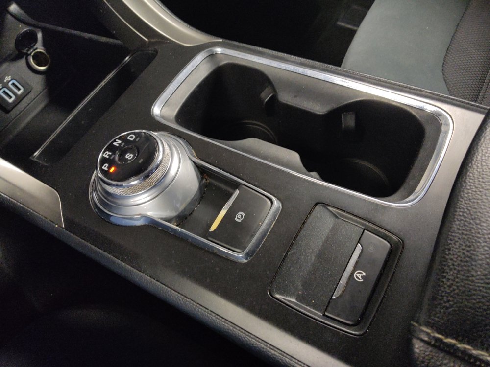 Used 2019 Ford Fusion SE FWD image 26