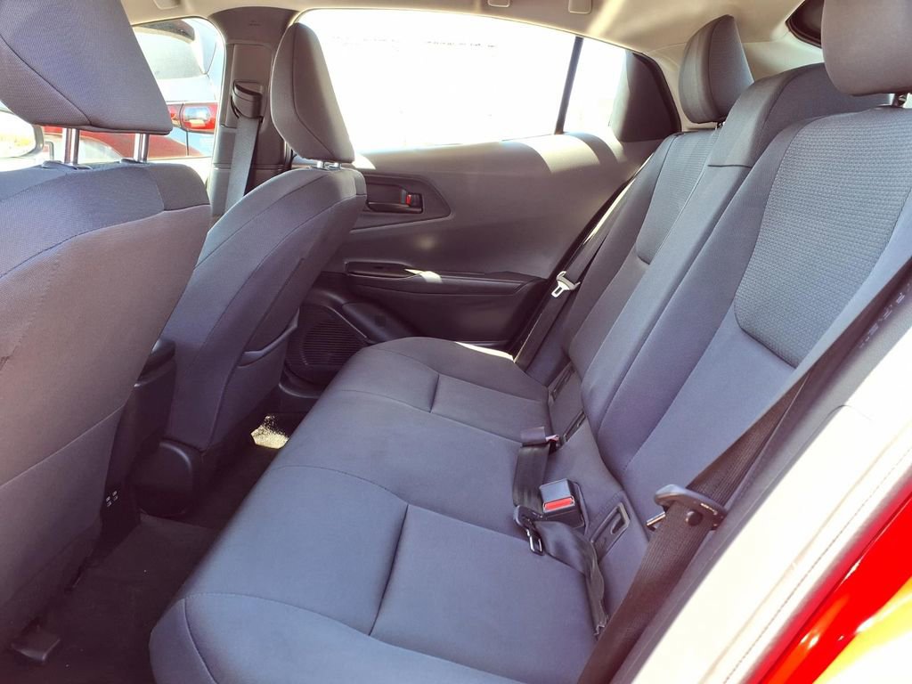 Used 2024 Toyota Prius LE image 9