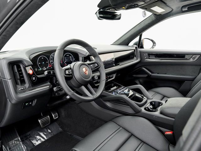 New 2026 Porsche Cayenne GTS image 4