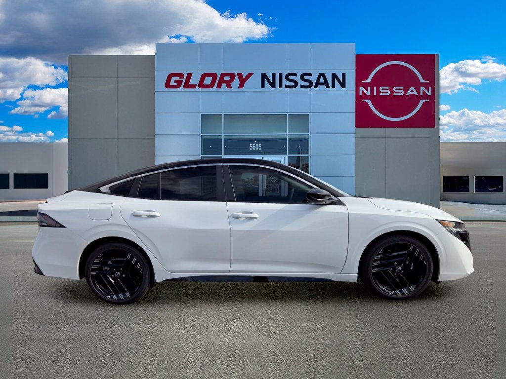 New 2027 Nissan Sentra SR w/ Floor Mat Package FWD image 4