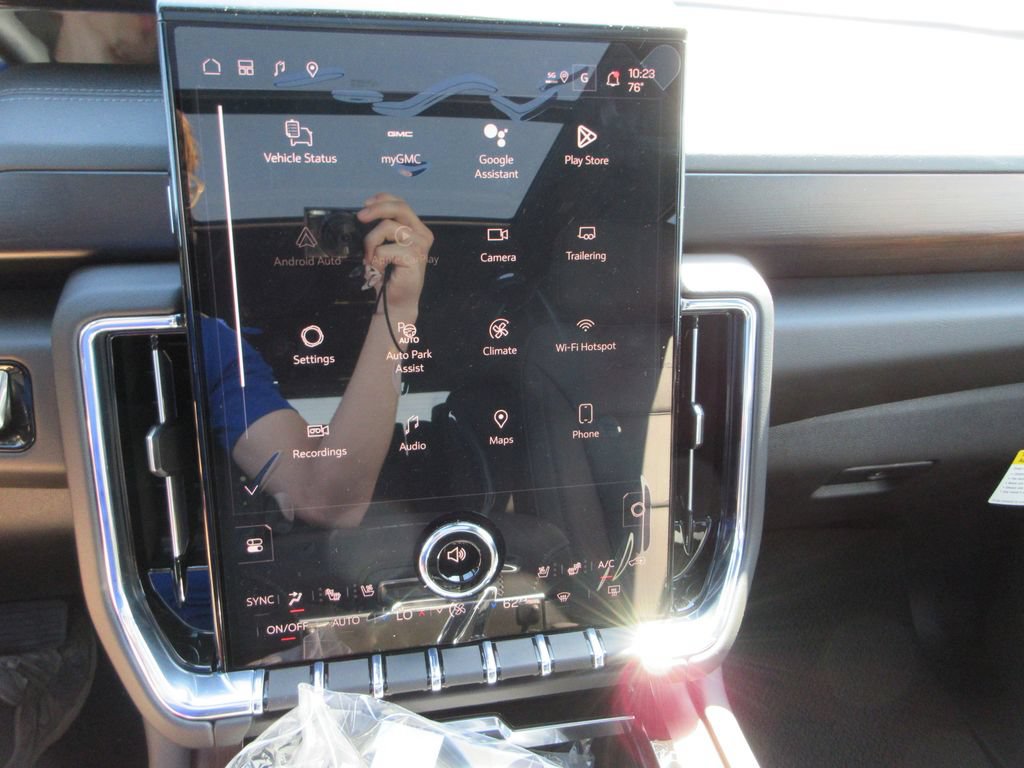New 2026 GMC Yukon XL Denali w/ Sun & Power Step Package AWD/4WD image 19