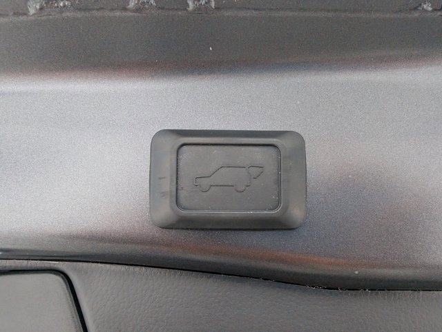 Used 2022 Toyota RAV4 XLE w/ Convenience Package image 20