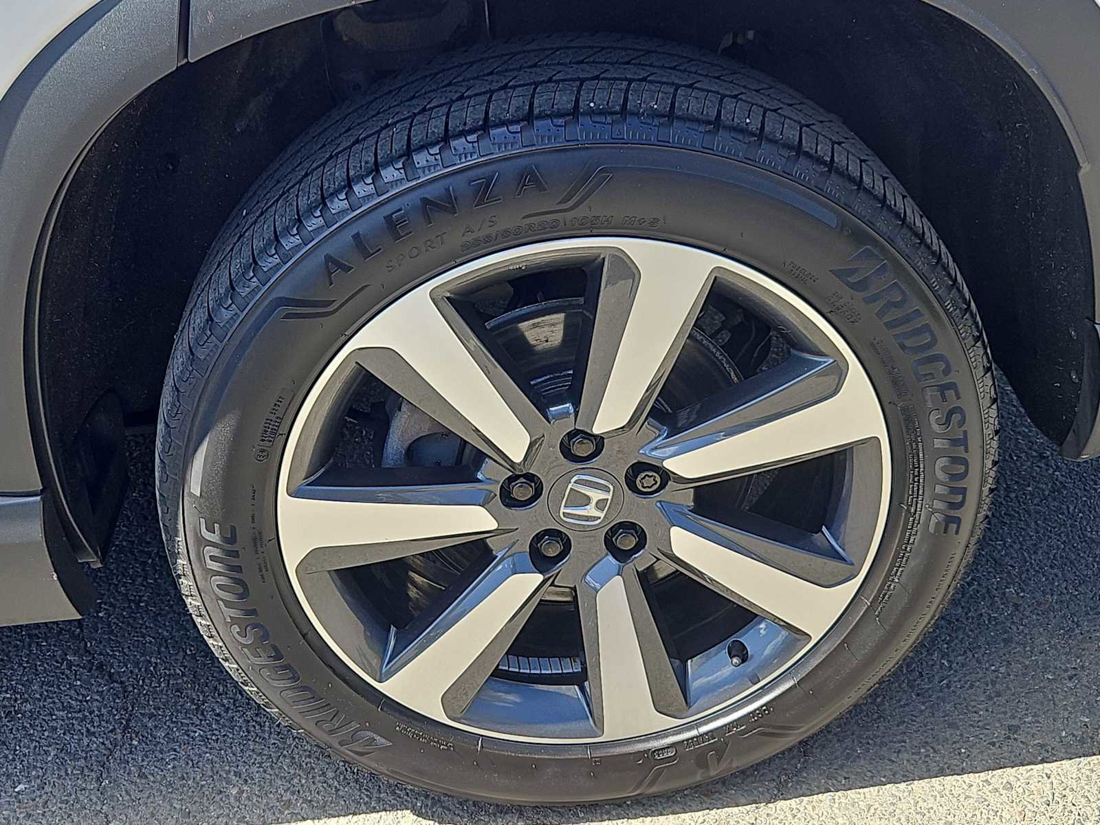 Used 2023 Honda Pilot Touring image 8