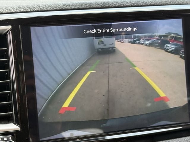 Used 2024 Chrysler Pacifica Limited FWD image 18
