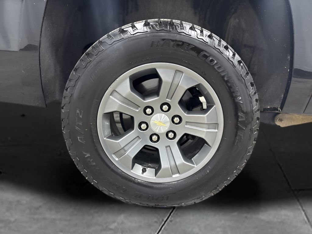 Used 2017 Chevrolet Suburban LT image 20