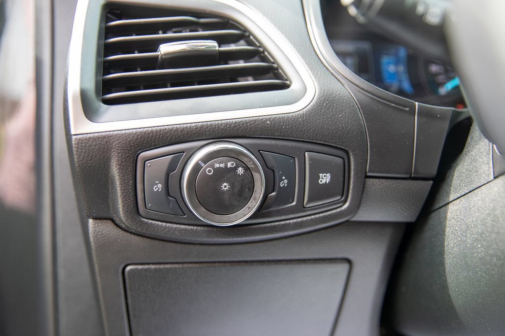 Used 2023 Ford Edge SEL AWD/4WD image 27