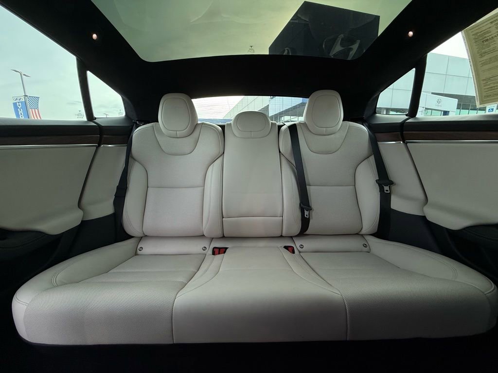 Used 2022 Tesla Model S image 30