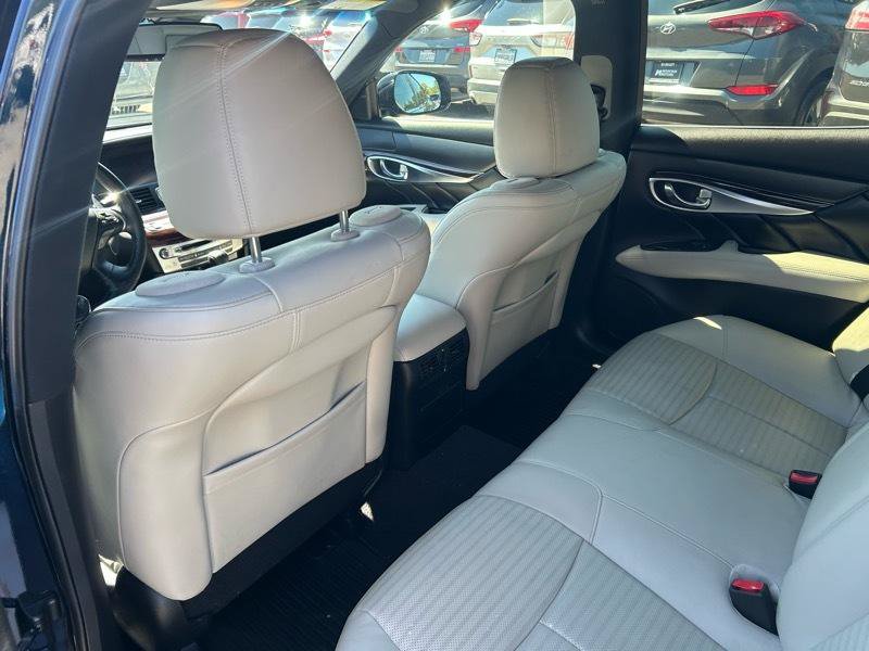 Used 2016 INFINITI Q70 3.7 w/ Sport Package RWD image 14