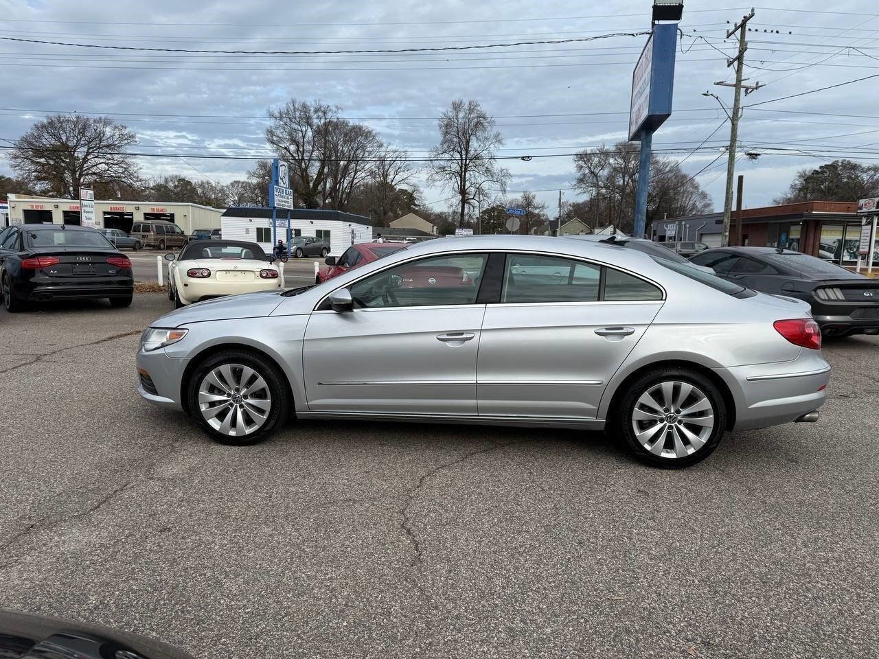 Used 2012 Volkswagen CC Sport FWD image 2