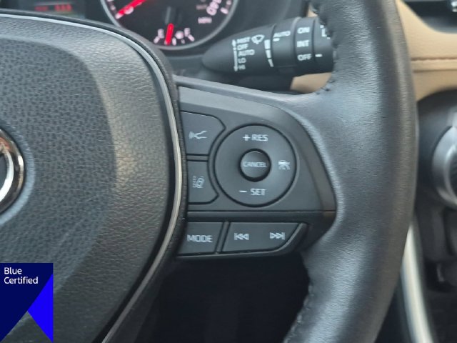 Used 2022 Toyota RAV4 XLE Premium FWD image 19