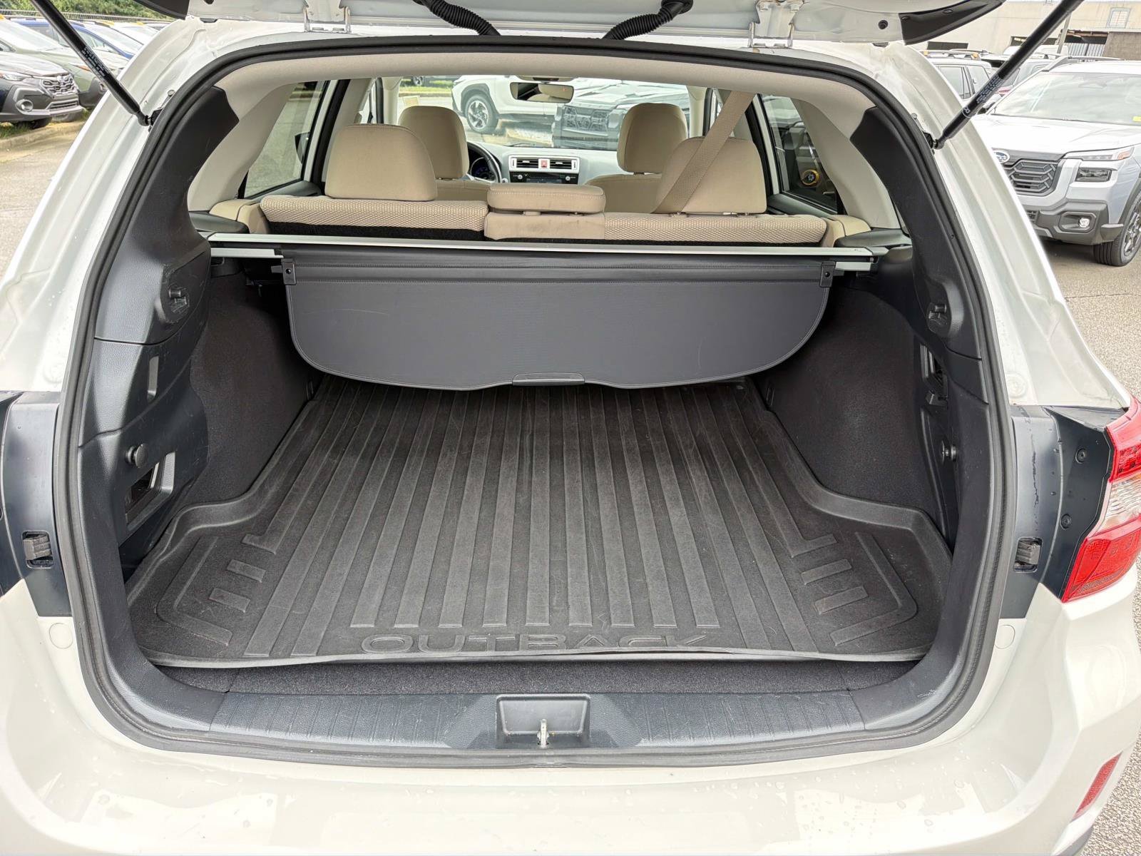 Used 2017 Subaru Outback 2.5i Premium AWD/4WD image 19