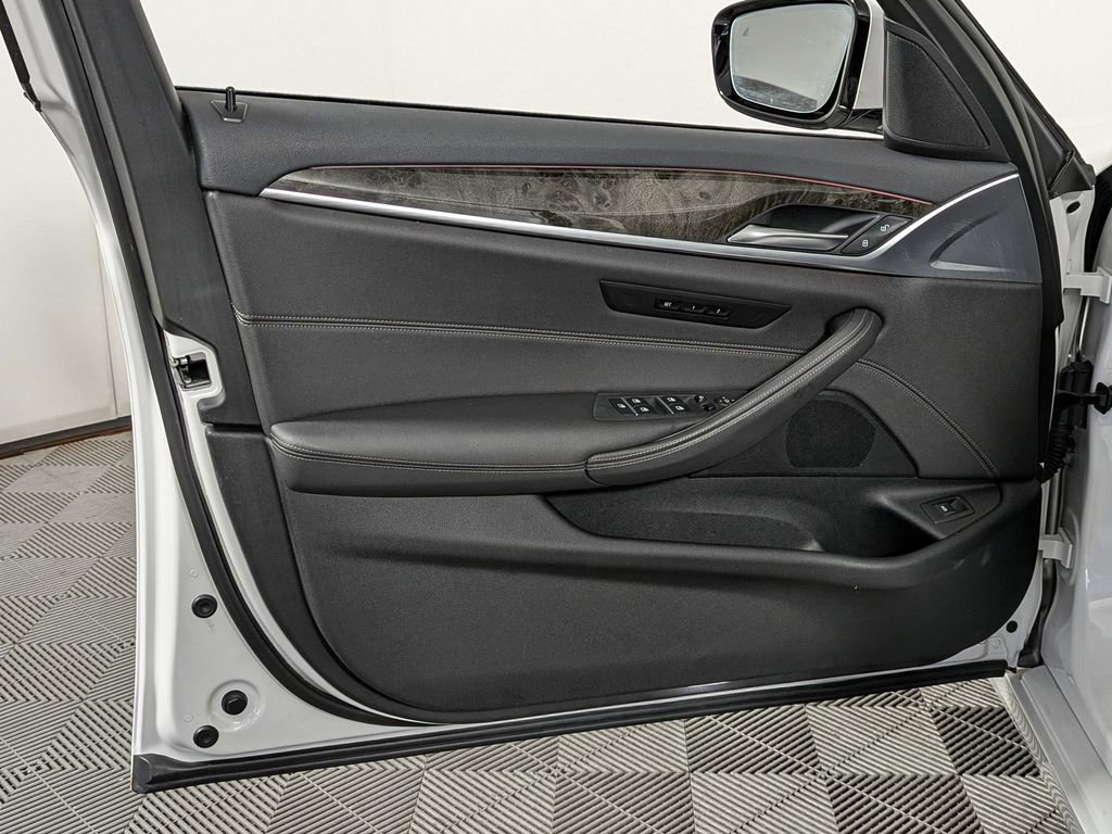 Used 2021 BMW 530i xDrive w/ Convenience Package image 14