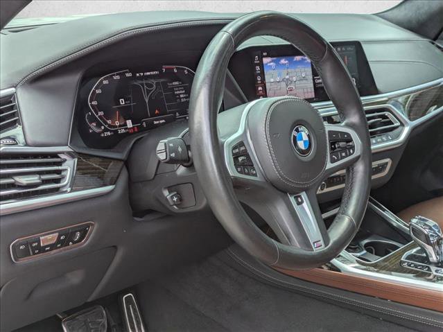 Used 2021 BMW X7 M50i w/ Dynamic Handling Package image 3