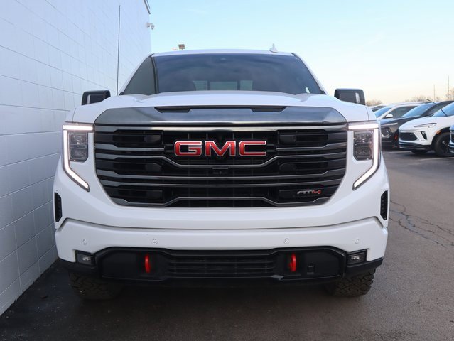 Used 2024 GMC Sierra 1500 AT4 w/ Technology Package image 2