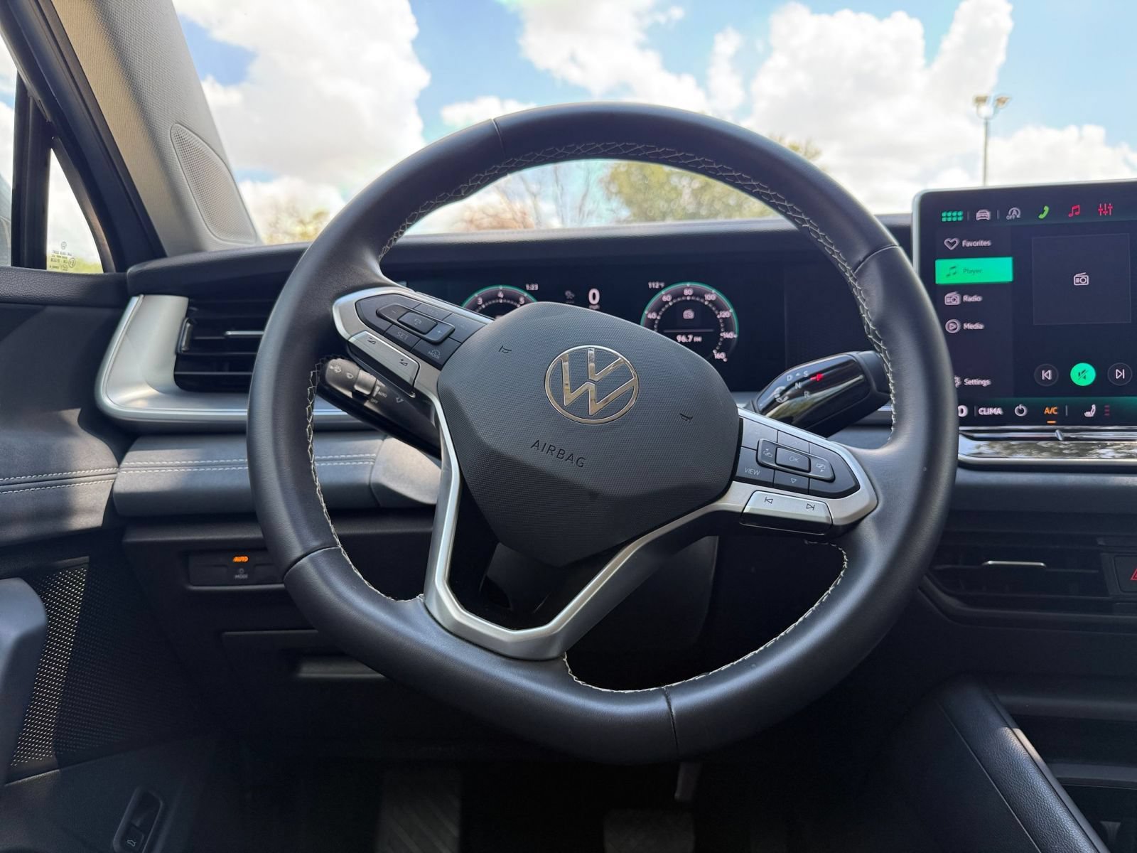 Used 2026 Volkswagen Tiguan SE AWD/4WD image 29