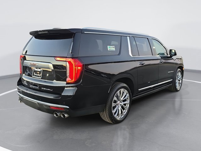 Used 2023 GMC Yukon XL Denali w/ Max Trailering Package image 3