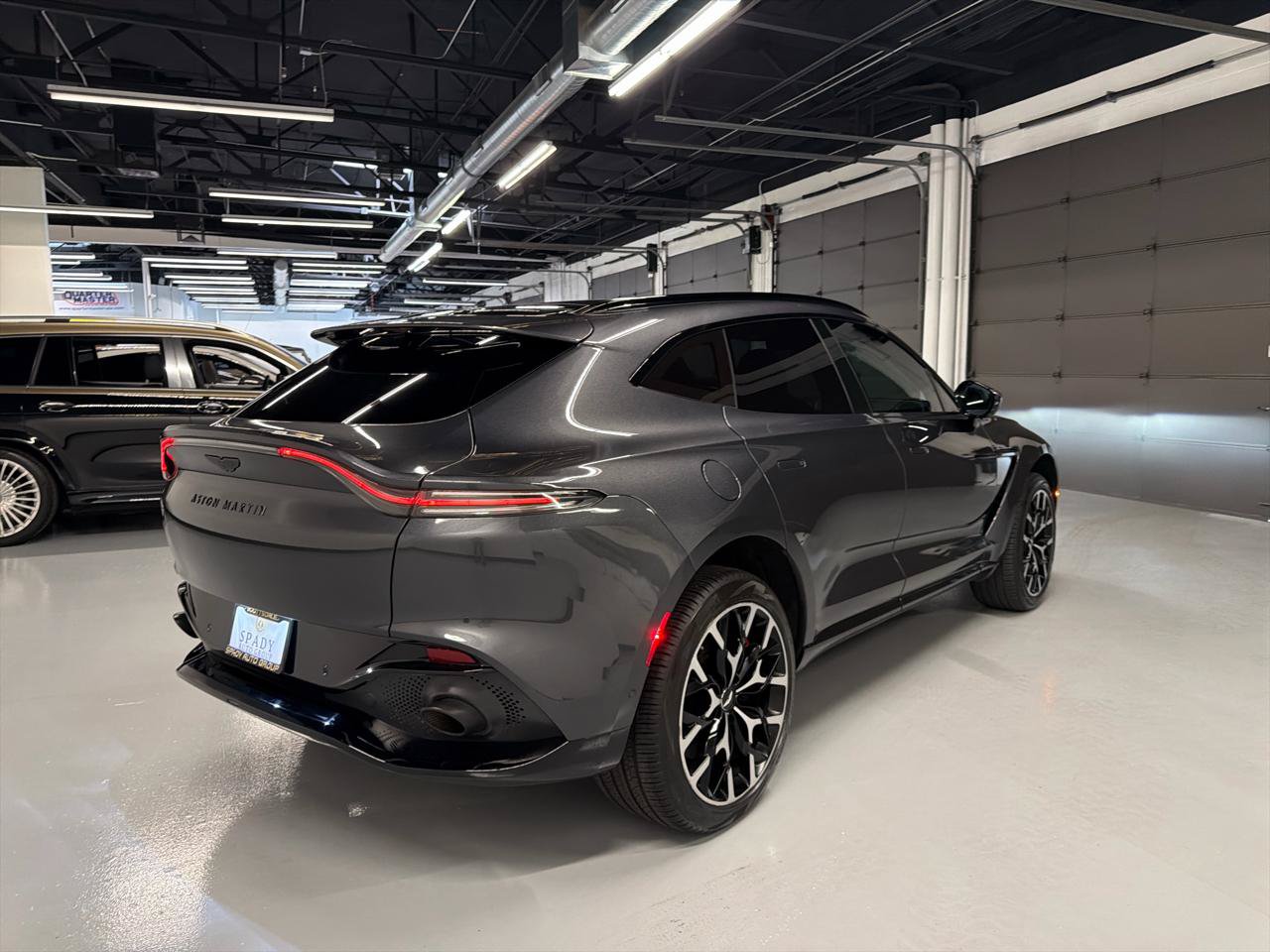 Used 2021 Aston Martin DBX AWD/4WD image 8