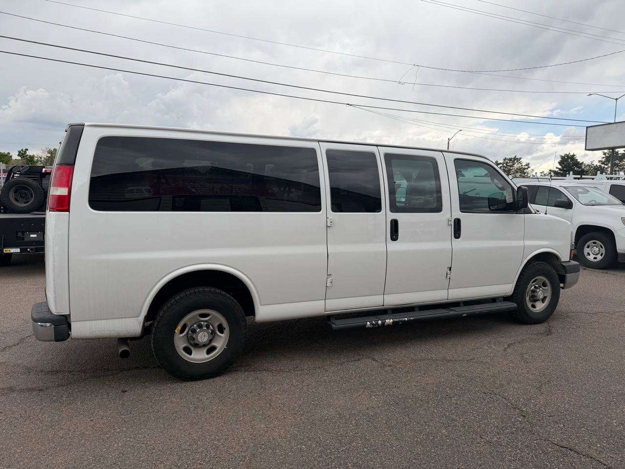 Used 2016 Chevrolet Express 3500 LT w/ LT Preferred Equipment Group RWD image 4