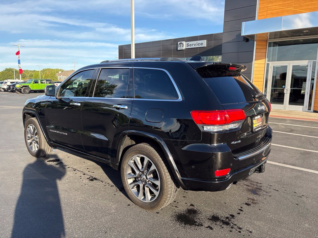 Used 2018 Jeep Grand Cherokee Overland AWD/4WD image 3