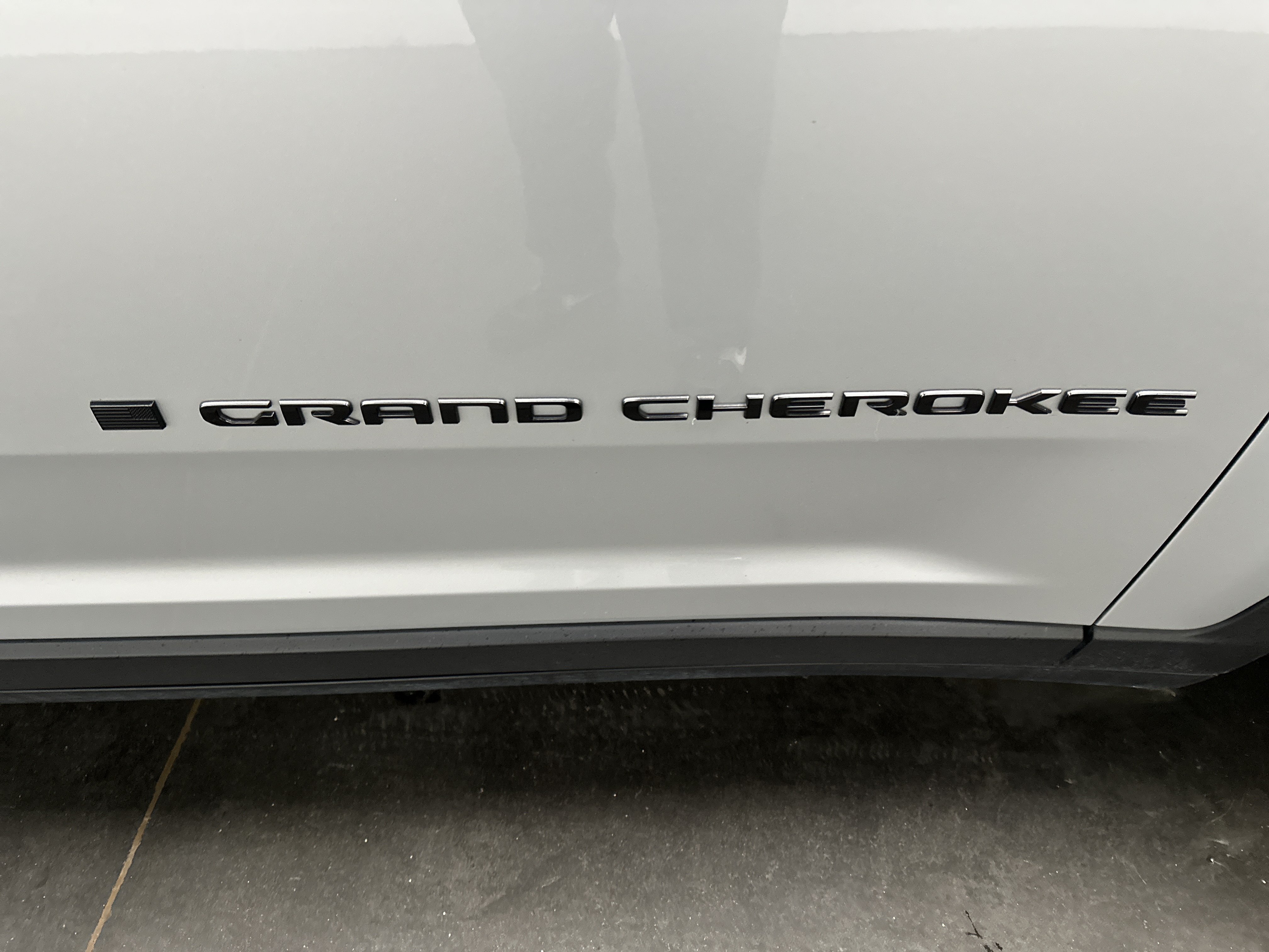 Used 2024 Jeep Grand Cherokee Altitude AWD/4WD image 13